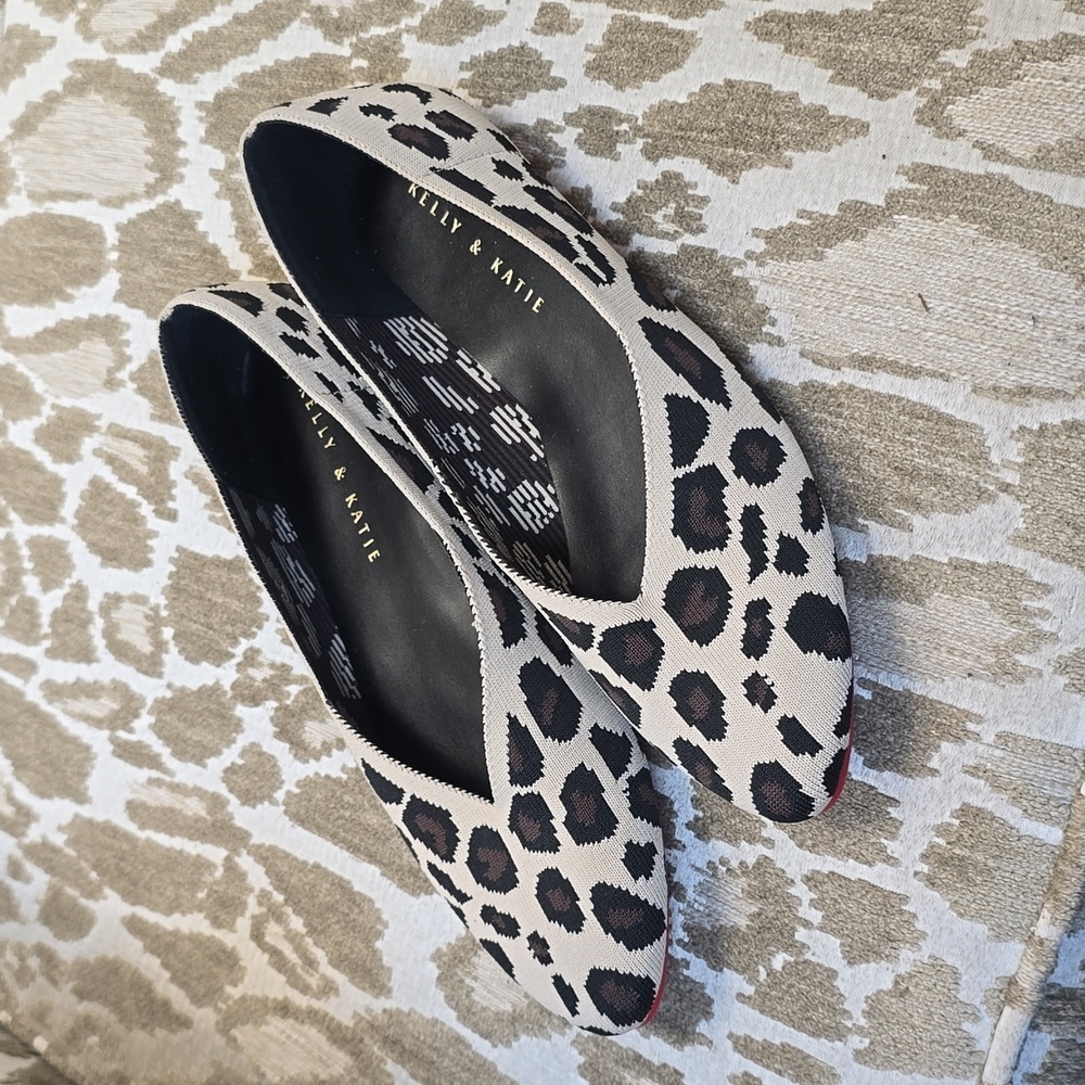 Kelly & Katie Leopard Print Ballet Flats - Beige & Black